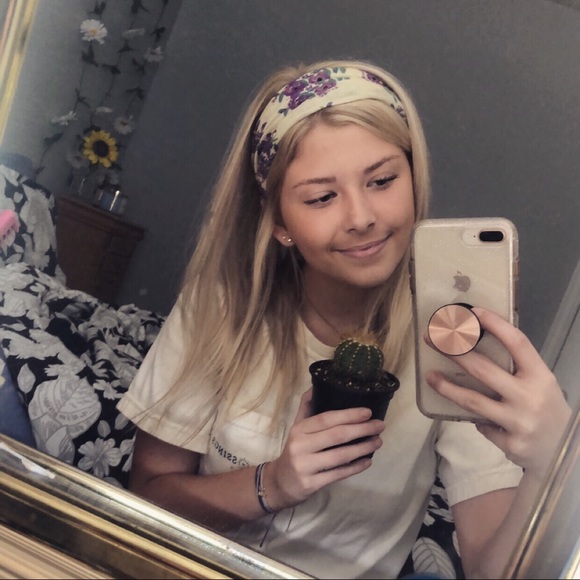 Meet your Posher, Taylor - Picture 1 of 1